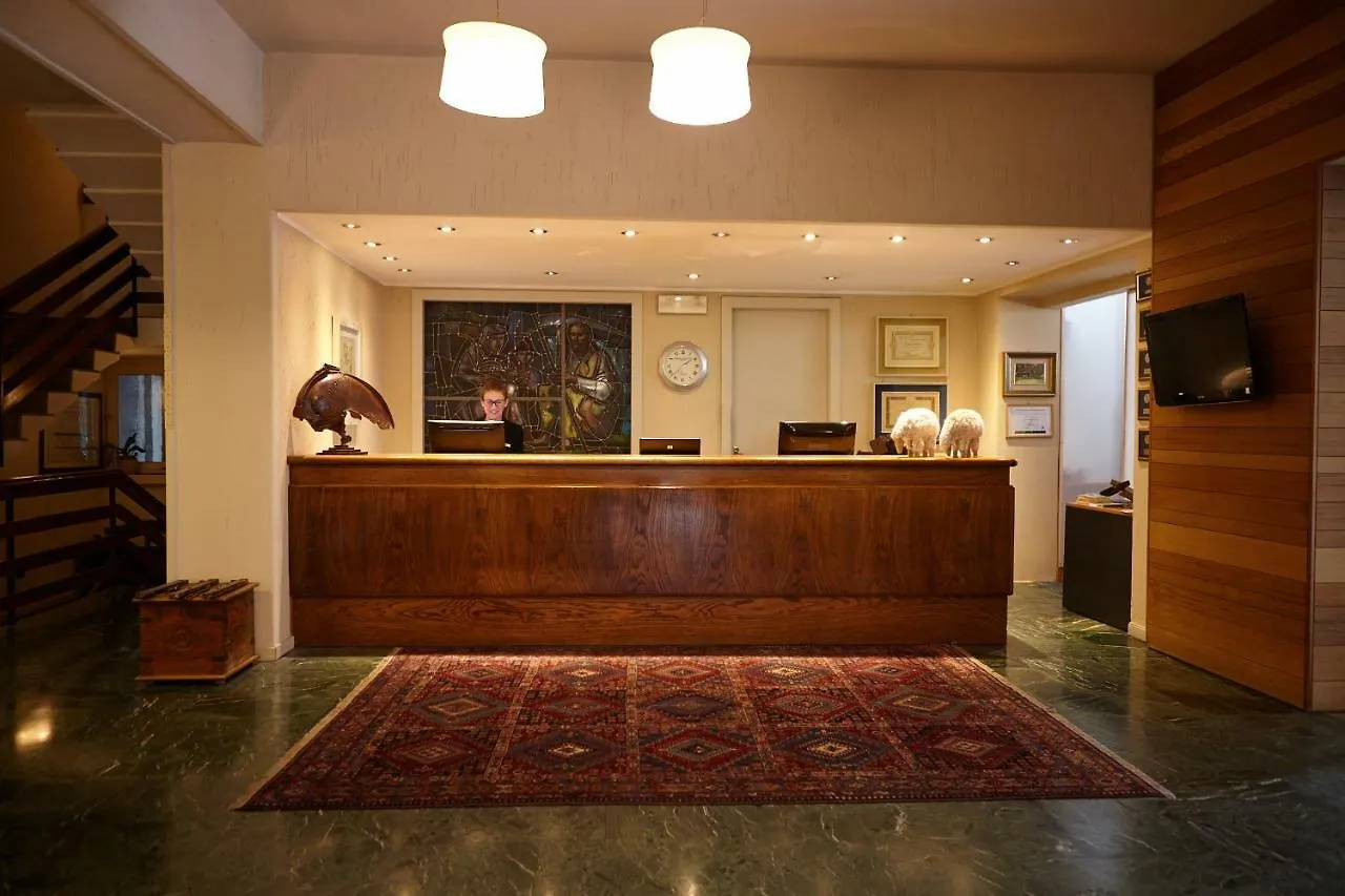 Hotell Lo Chalet Castione della Presolana